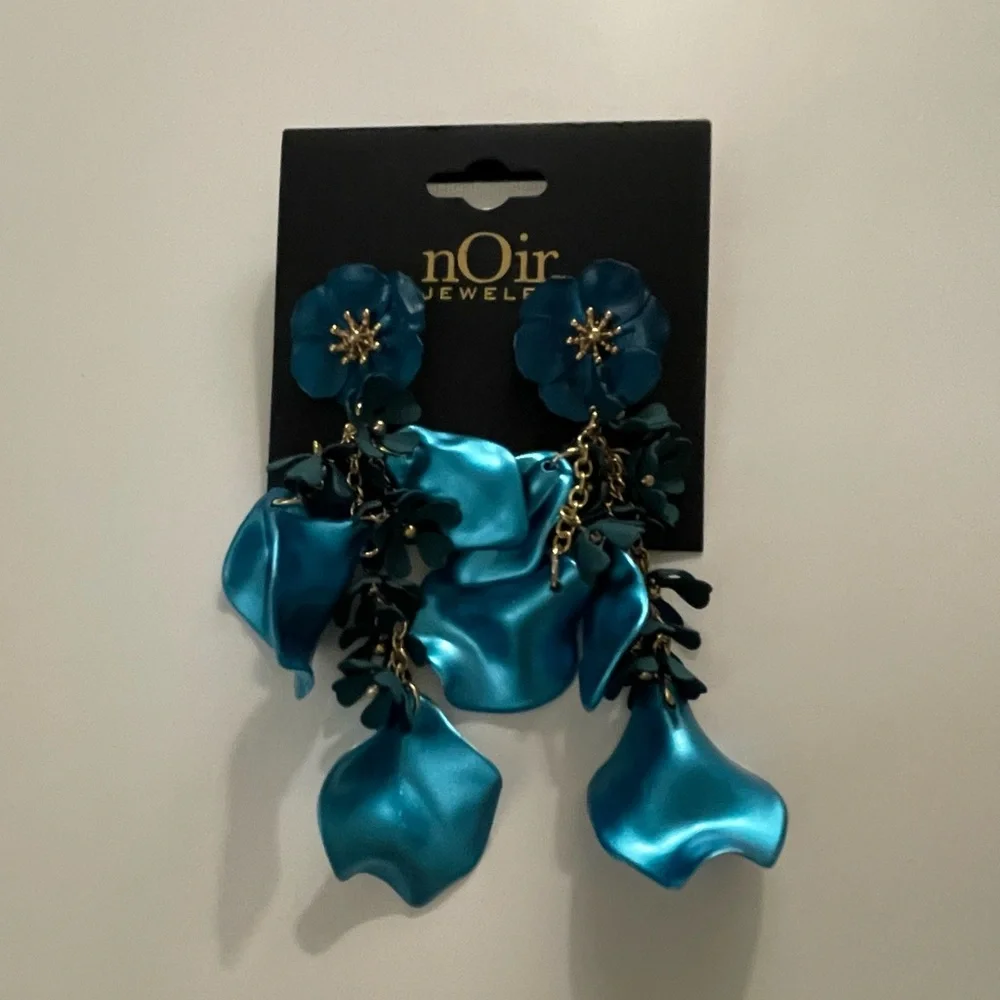 Noir Blue Floral Petal Earrings